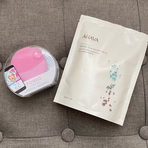 Foreo LUNA fofo with AHAVA bath salts